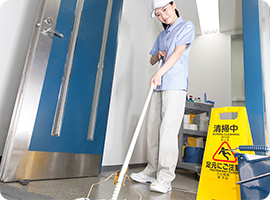 室内フロアー掃除